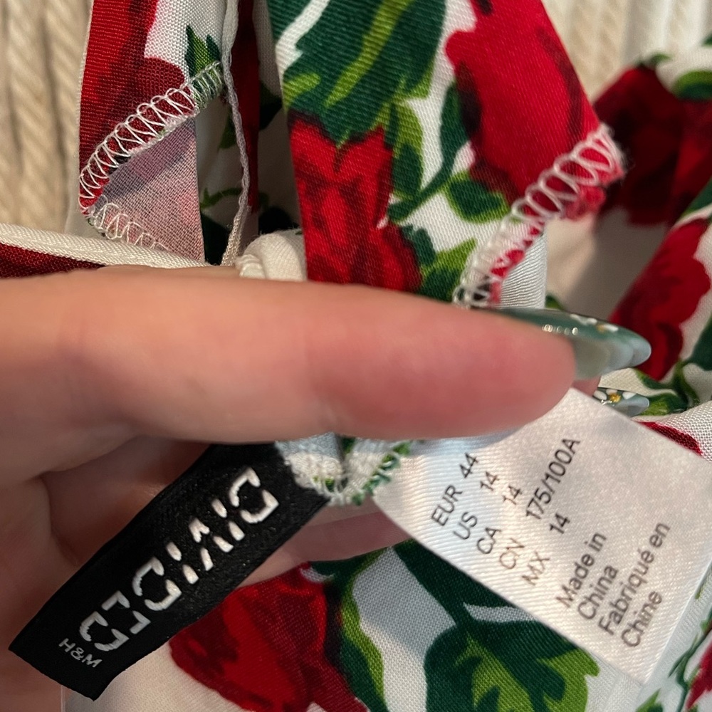NWOT H&M Divided Floral Rose Short Romper Size 14 - Picture 4 of 9